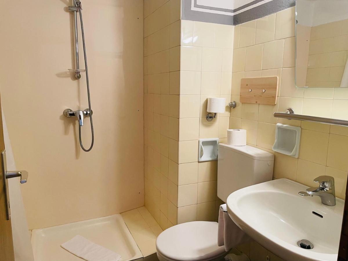 Glacier Rock Guesthouse Солда Екстериор снимка