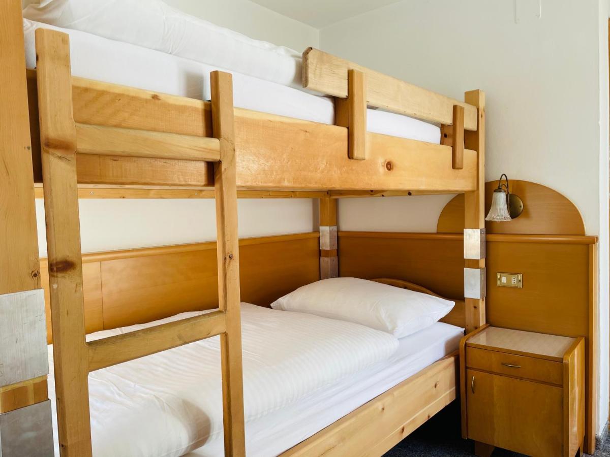 Glacier Rock Guesthouse Солда Екстериор снимка