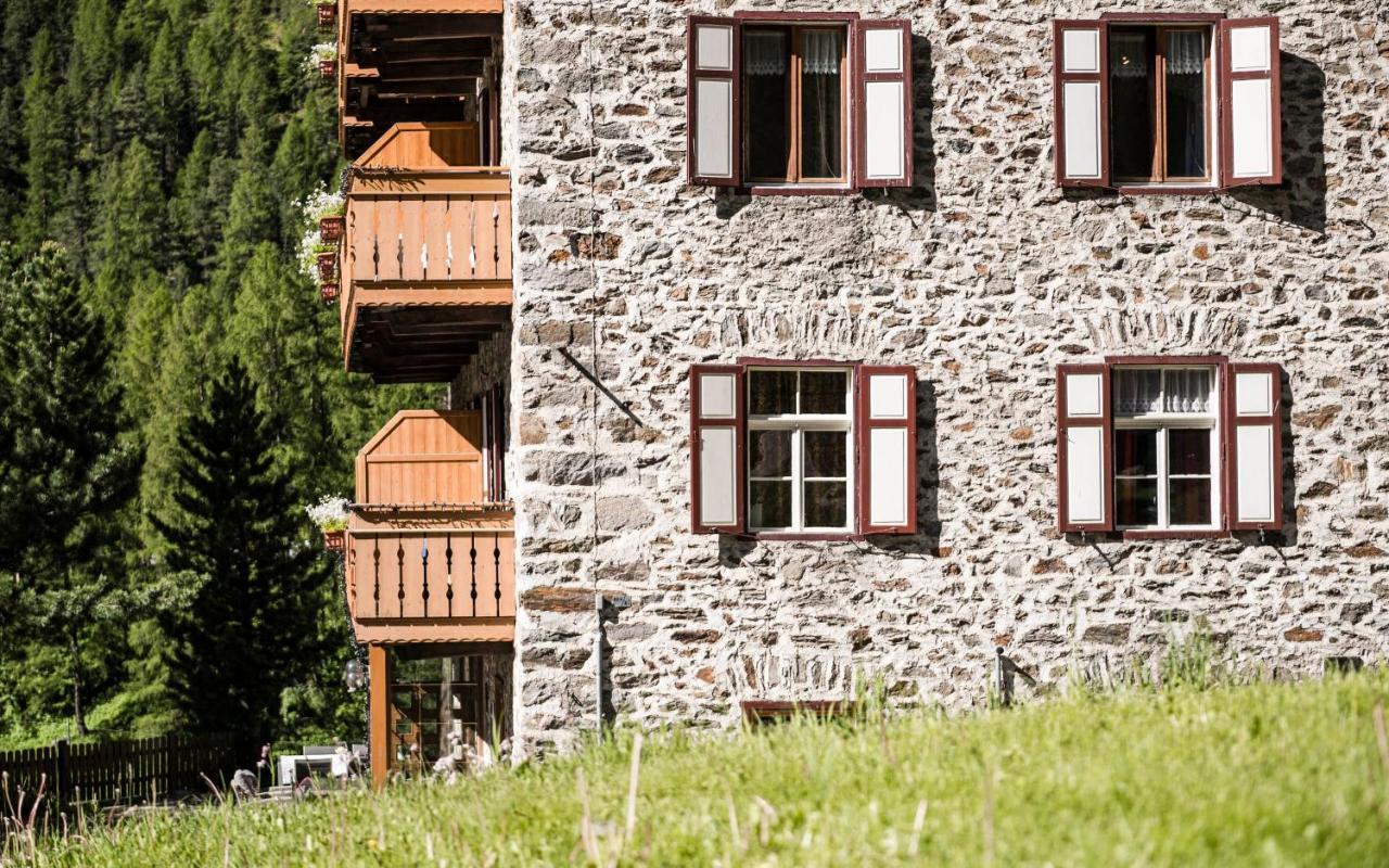 Glacier Rock Guesthouse Солда Екстериор снимка